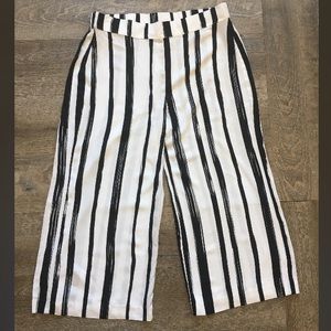 Chico’s Flowy Striped Wide Leg Cropped Pant Size 6